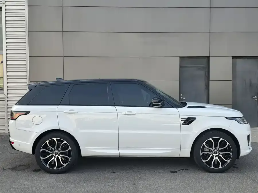 Land Rover Range Rover Sport Range Rover Sport 2022 3.0 L6 Black Edition 2022 — миниатюра 5