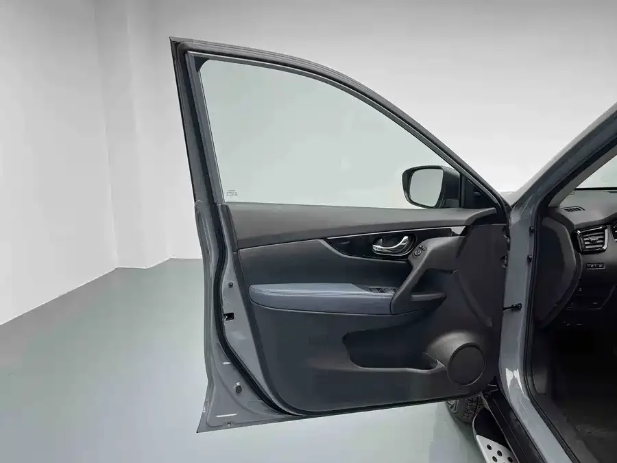 Nissan X-Trail 2025 X-Trail Honor 2.0L 2WD Leading Edition 2025 — миниатюра 4