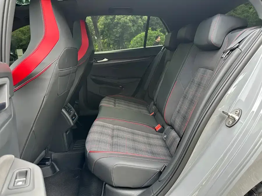 Volkswagen GOLF GTI 2026 Golf GTI 380TSI DSG GTI 2026 — миниатюра 3
