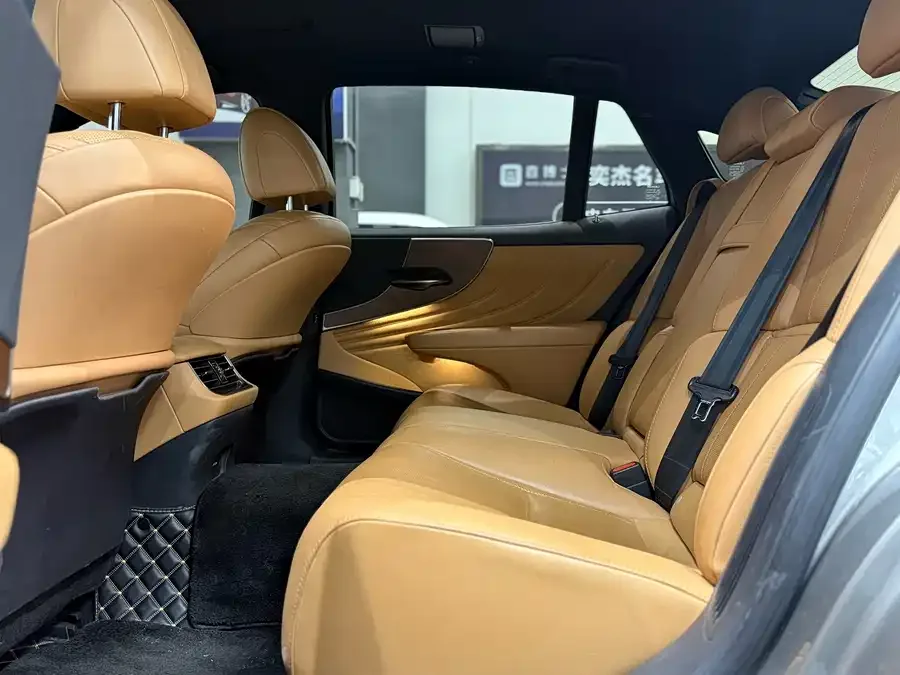 Lexus LS 2021 500h Excellence Edition 2022 — миниатюра 2
