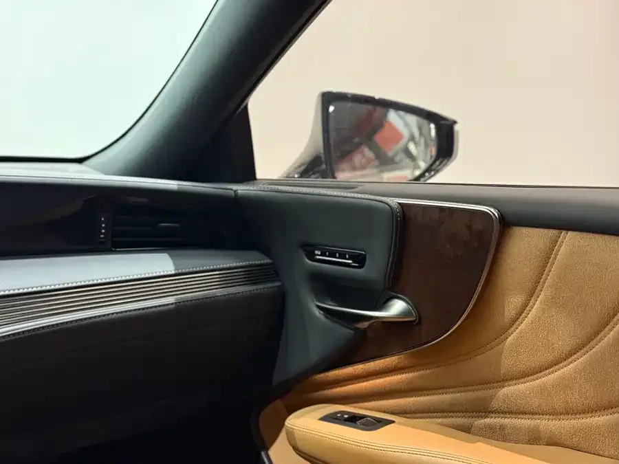 Lexus LS 2021 500h Excellence Edition 2022 — миниатюра 3