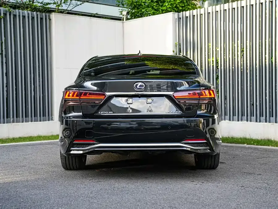 Lexus LS 2021 500h Excellence Edition 2023 — миниатюра 2