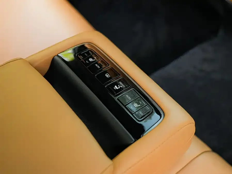 Lexus LS 2021 500h Excellence Edition 2023 — миниатюра 5