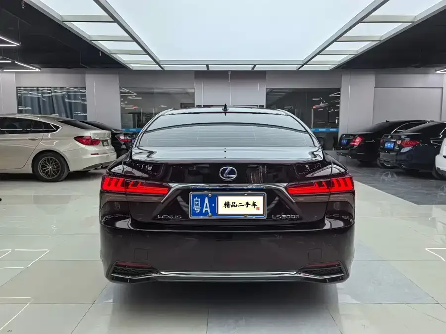 Lexus LS 2021 500h Deluxe Edition 2023 — миниатюра 4