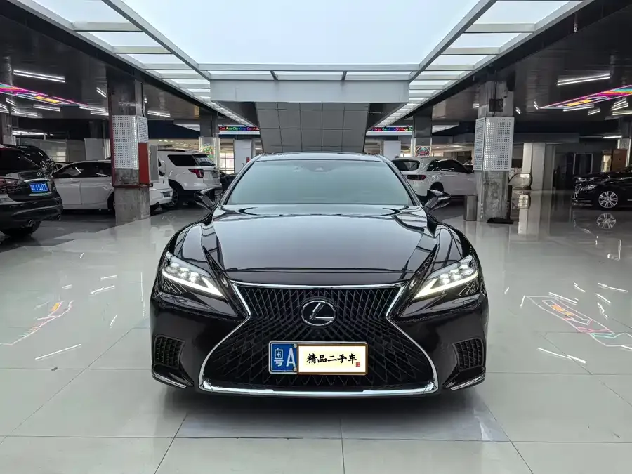 Lexus LS 2023