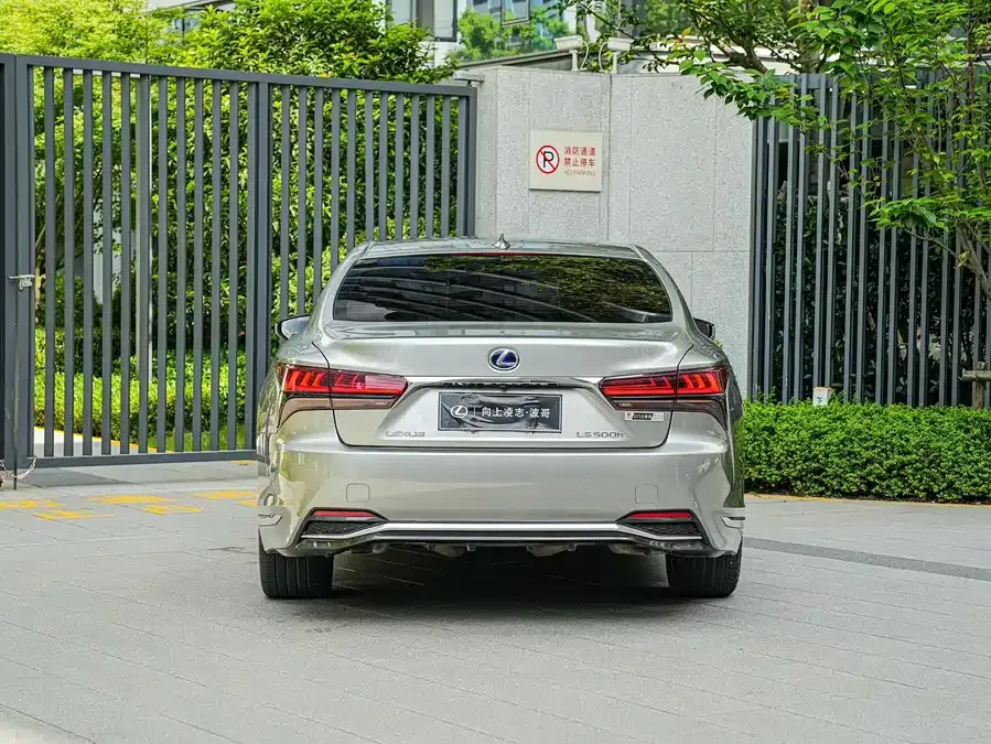 Lexus LS 2021 500h Excellence Edition 2022 — миниатюра 2
