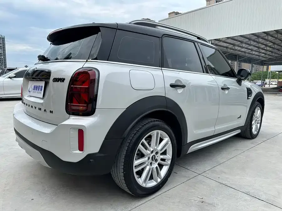 MINI Countryman MINI COUNTRYMAN 2022 1.5T COOPER ALL4 Connoisseur 2023 — миниатюра 2