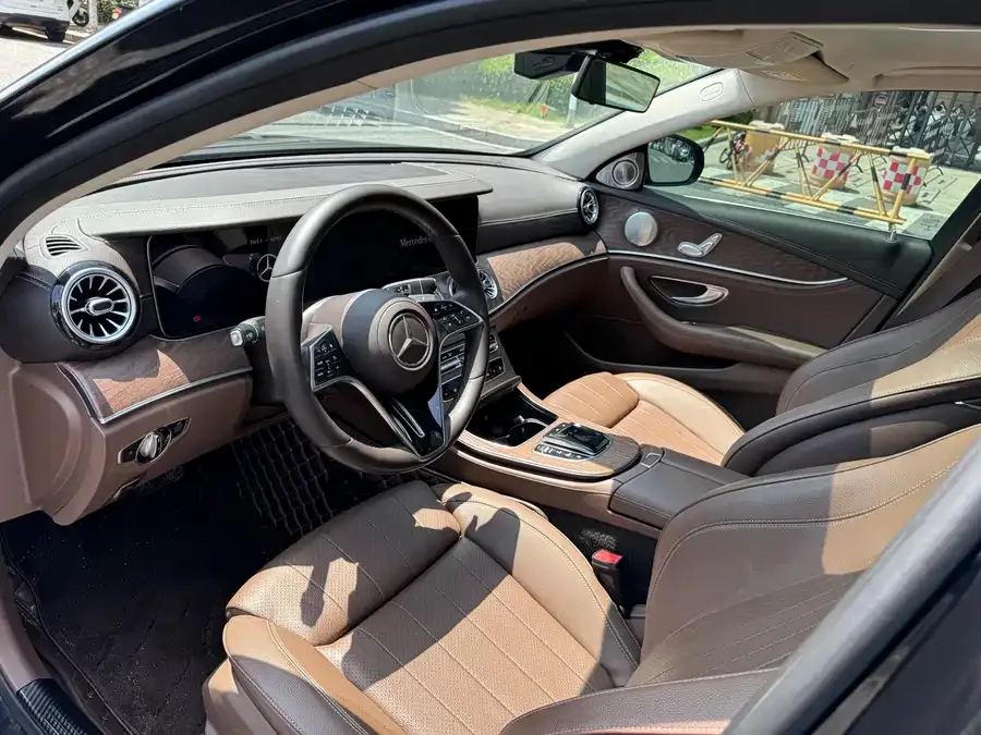 Mercedes-Benz E-Class Mercedes-Benz E-Class 2021 facelift E 260 L 2022 — миниатюра 4