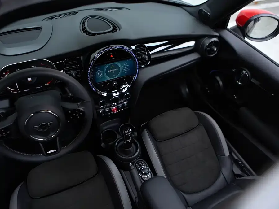 MINI JCW MINI JCW 2023 2.0T JOHN COOPER WORKS ALL-IN 2023 — миниатюра 5