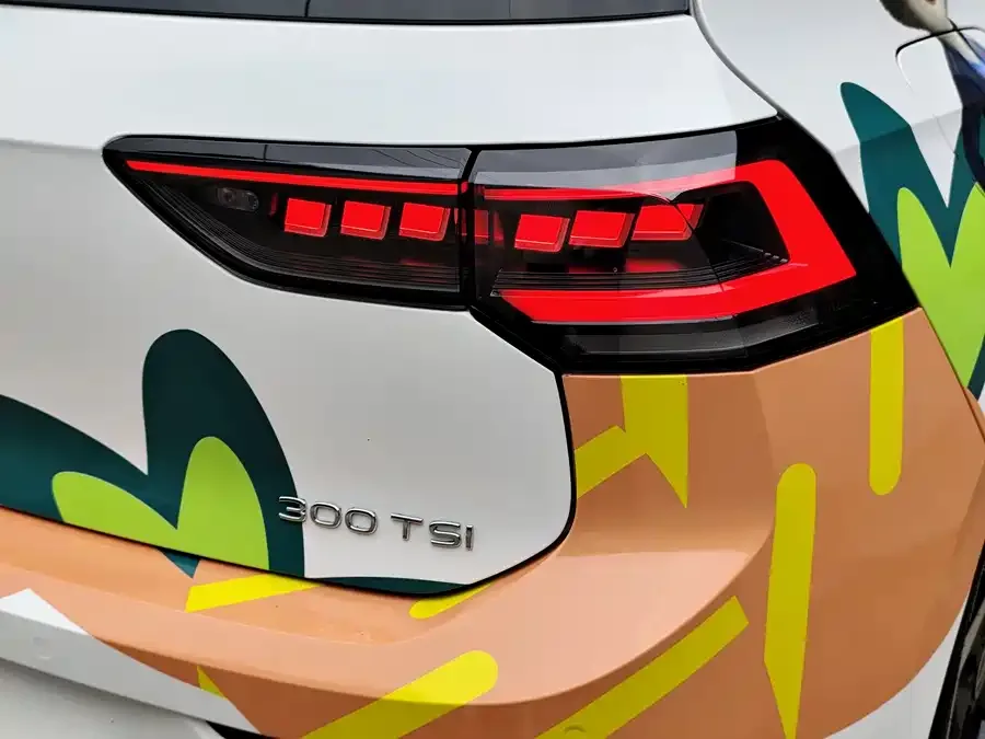 Volkswagen Golf Golf 2025 300TSI R-Line 2024 — миниатюра 3