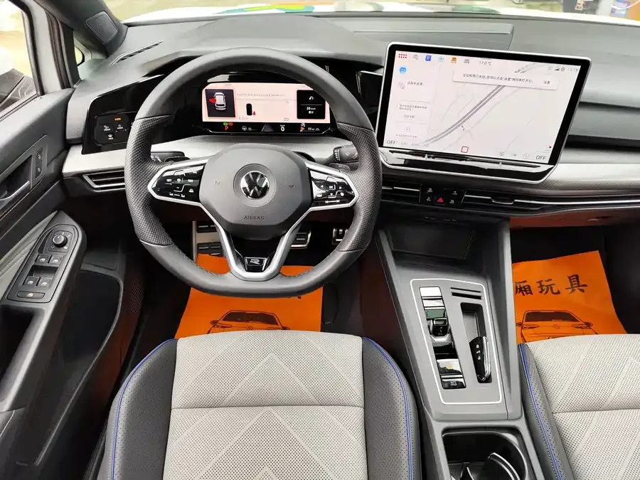 Volkswagen Golf Golf 2025 300TSI R-Line 2024 — миниатюра 5