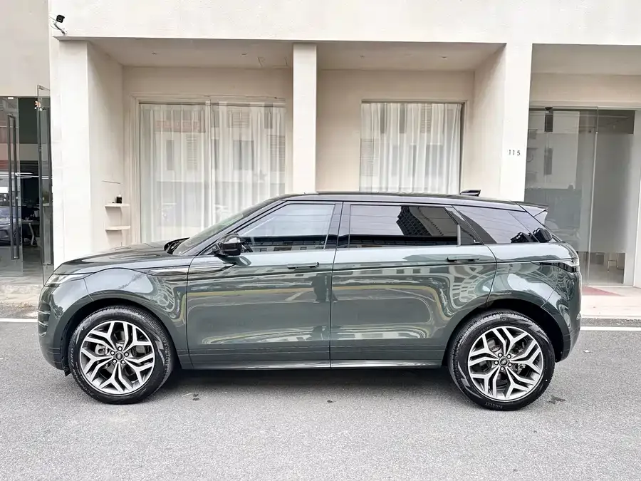 Land Rover Range Rover Aurora Range Rover Aurora 2023 Aurora L 249PS Corinthian Bronze Special Edition 2023 — миниатюра 2