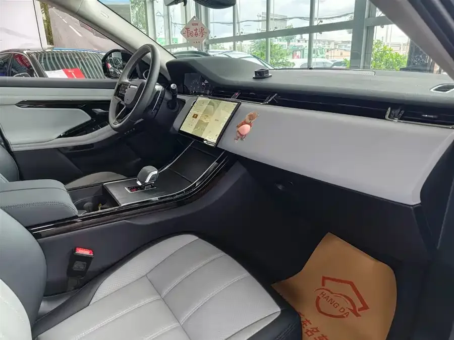 Land Rover Range Rover Aurora 2024 Range Rover Evoque L SE Yuguang Honor Edition 2024 — миниатюра 4