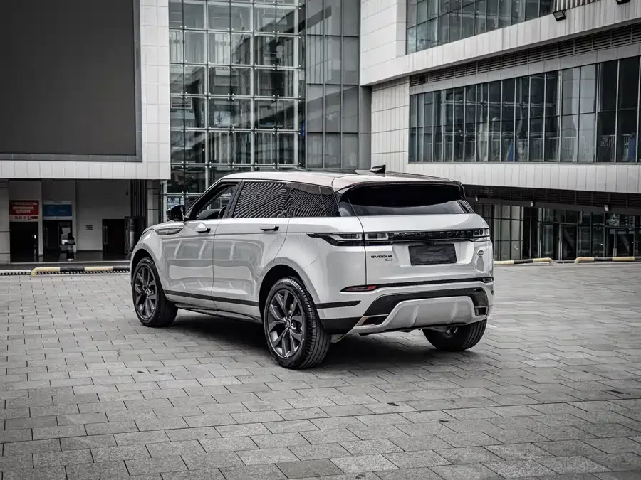 Land Rover Range Rover Aurora Range Rover Aurora 2023 Aurora L 249PS Corinthian Bronze Special Edition 2024 — миниатюра 2