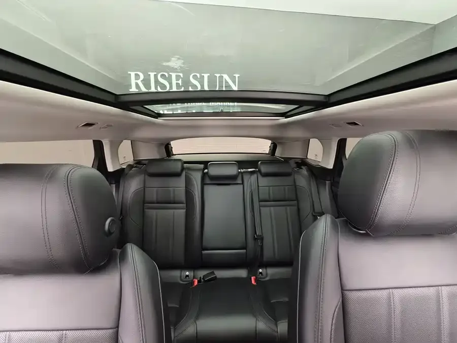 Land Rover Range Rover Aurora Range Rover Evoque 2021 Evoque L 249PS R-Dynamic First edition 2022 — миниатюра 3