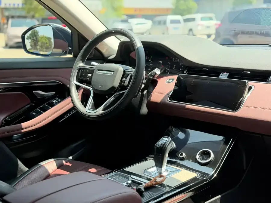 Land Rover Range Rover Aurora Range Rover Evoque 2022 facelift Evoque L 249PS R-Dynamic Deluxe Edition 2023 — миниатюра 5