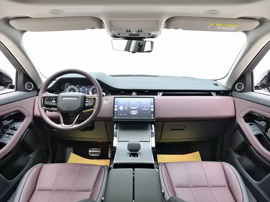 Land Rover Range Rover Aurora 2026 Range Rover Evoque L SE 2026 — миниатюра 2