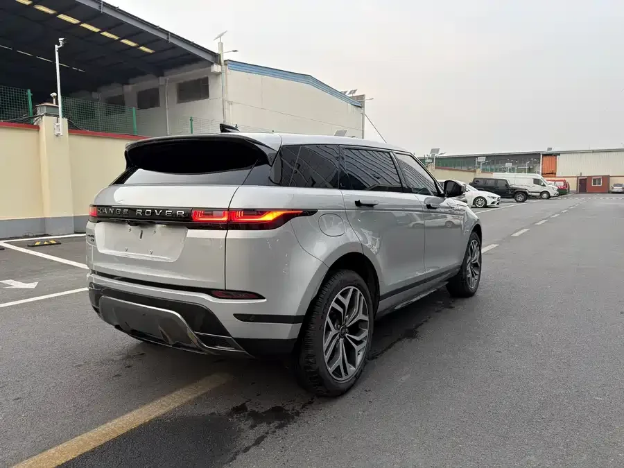 Land Rover Range Rover Aurora Range Rover Aurora 2023 Aurora L 249PS Luxury Edition 2024 — миниатюра 4