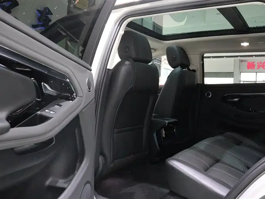 Land Rover Range Rover Aurora Range Rover Evoque 2022 Evoque L 249PS R-Dynamic Corinthian Bronze Special Edition 2024 — миниатюра 3