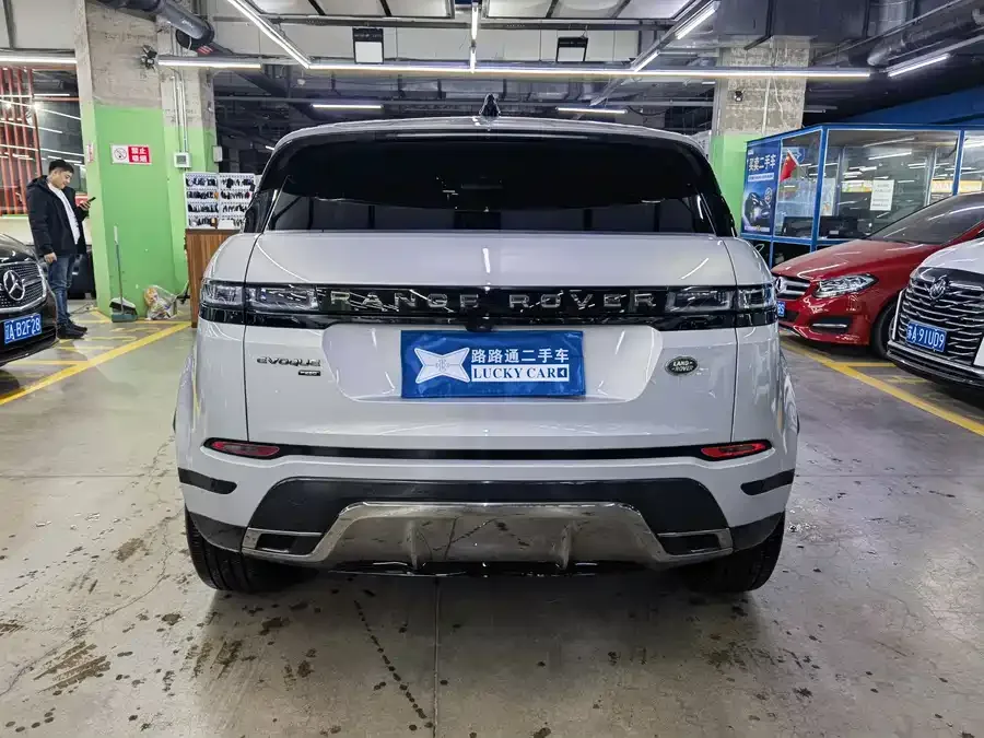 Land Rover Range Rover Aurora Range Rover Evoque 2022 Evoque L 249PS R-Dynamic Deluxe Edition 2023 — миниатюра 2