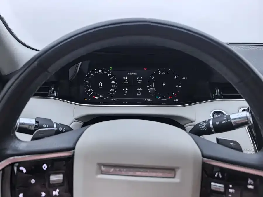 Land Rover Range Rover Aurora Range Rover Evoque 2021 Evoque L 249PS R-Dynamic First edition 2022 — миниатюра 4