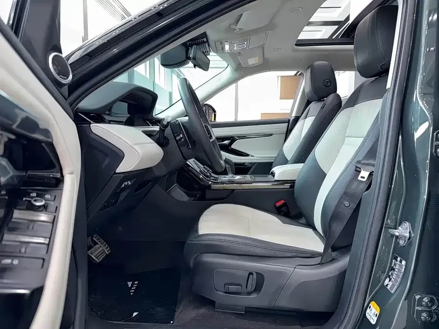 Land Rover Range Rover Aurora Range Rover Evoque 2022 Evoque L 249PS R-Dynamic Deluxe Edition 2022 — миниатюра 4