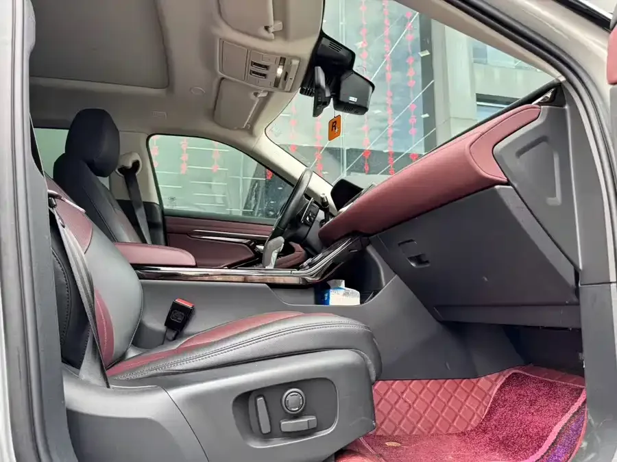 Land Rover Range Rover Aurora Range Rover Evoque 2022 Evoque L 249PS R-Dynamic Deluxe Edition 2023 — миниатюра 3