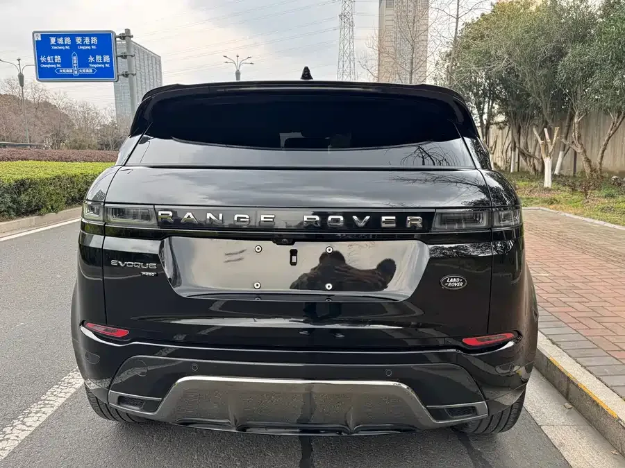 Land Rover Range Rover Aurora Range Rover Evoque 2021 Evoque L 249PS R-Dynamic First edition 2022 — миниатюра 2