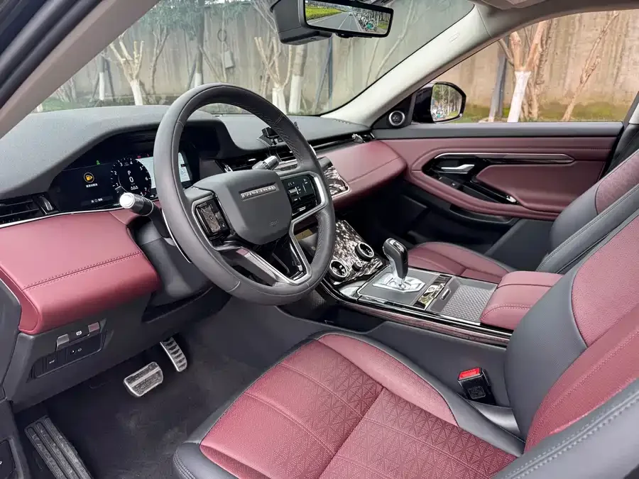 Land Rover Range Rover Aurora Range Rover Evoque 2021 Evoque L 249PS R-Dynamic First edition 2022 — миниатюра 3
