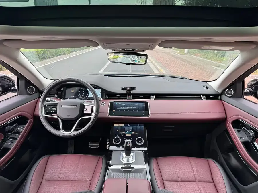 Land Rover Range Rover Aurora Range Rover Evoque 2021 Evoque L 249PS R-Dynamic First edition 2022 — миниатюра 4