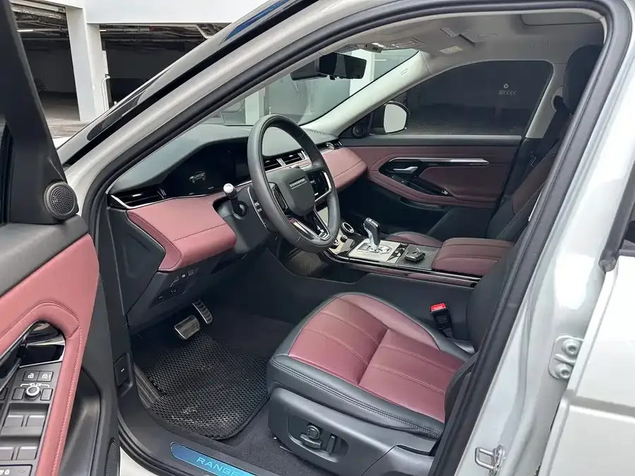 Land Rover Range Rover Aurora Range Rover Evoque 2022 facelift Evoque L 249PS R-Dynamic Deluxe Edition 2023 — миниатюра 2