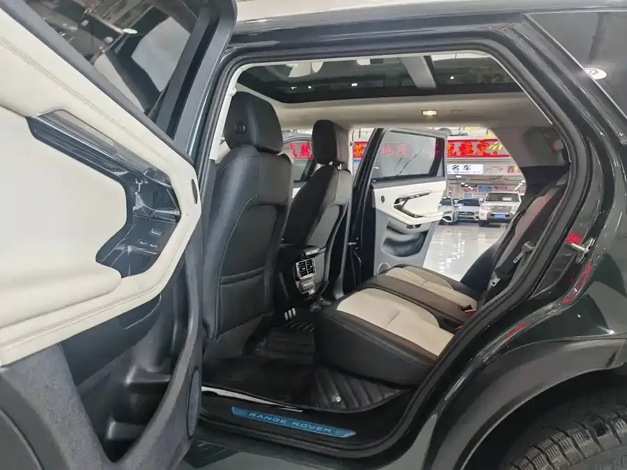 Land Rover Range Rover Aurora Range Rover Evoque 2021 Evoque L 249PS R-Dynamic First edition 2022 — миниатюра 2