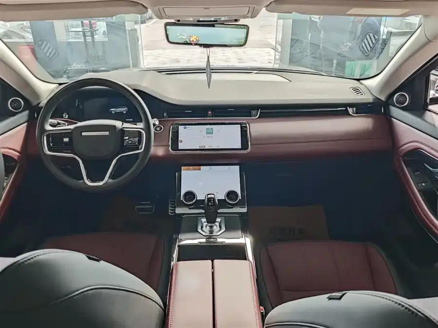 Land Rover Range Rover Aurora Range Rover Evoque 2021 Evoque L 249PS R-Dynamic First edition 2023 — миниатюра 2
