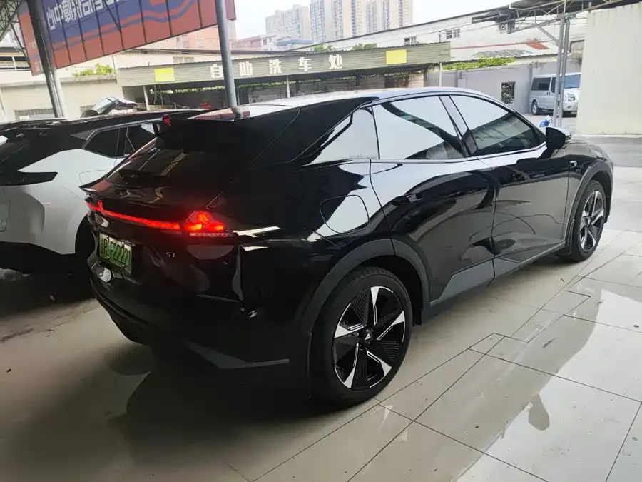 Deepal dark blue S07 Dark Blue S07 2024 200Max 2nd Anniversary Black Gold Knight Edition 2023 — миниатюра 4
