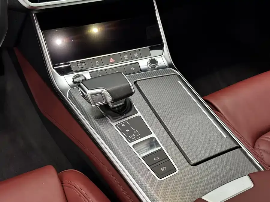 Audi A7L 2024 45 TFSI quattro S-line Black Warrior Edition 2024 — миниатюра 3