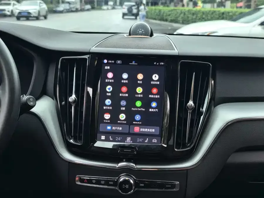 Volvo XC60 2022 B5 4WD Zhiyi Luxury Edition 2023 — миниатюра 5