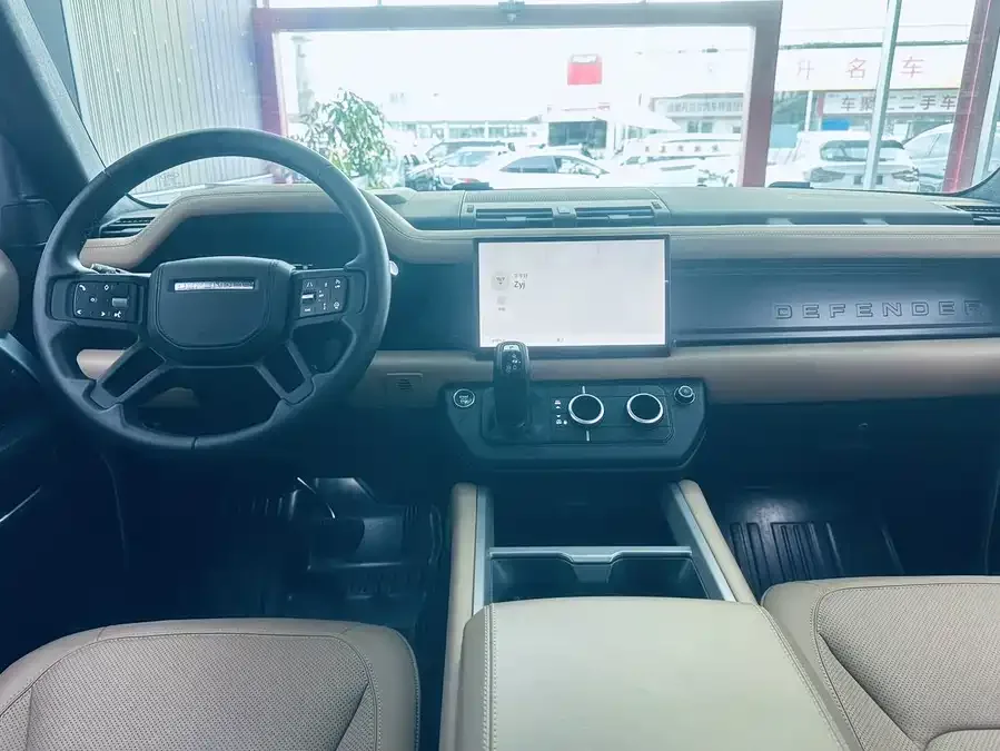 Land Rover guard Land Rover Defender 2025 110 3.0T P400 X-Dynamic HSE 2025 — миниатюра 3