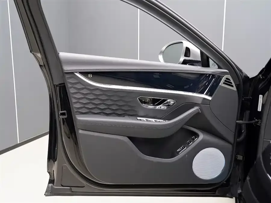 Bentley Flying Spur PHEV Flying Spur Plug-in Hybrid 2025 4.0T V8 Mulliner 2025 — миниатюра 3