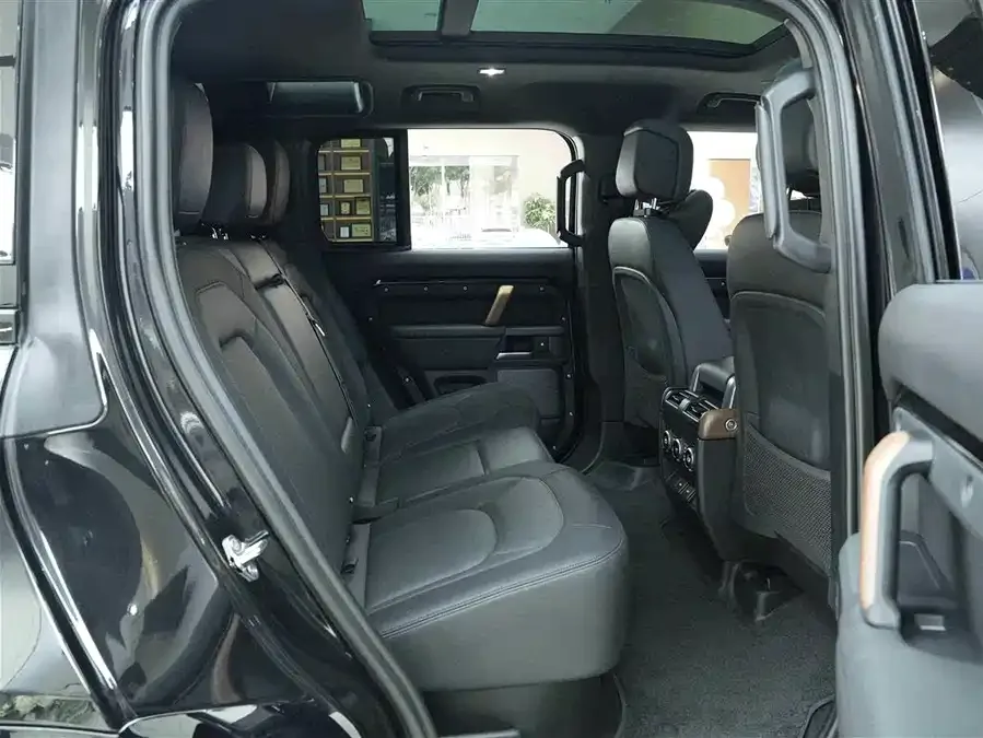 Land Rover guard Land Rover Defender 2024 110 3.0T P400 X-DYNAMIC HSE 2024 — миниатюра 4