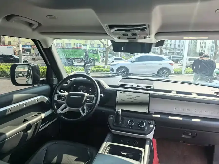 Land Rover guard Land Rover Defender 2023 110 3.0T P400 X-DYNAMIC HSE 2023 — миниатюра 2