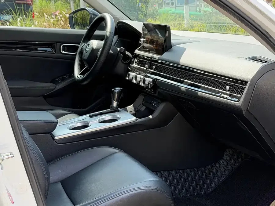 Honda CIVIC 2022 Civic 240TURBO CVT Power Control Edition 2022 — миниатюра 3