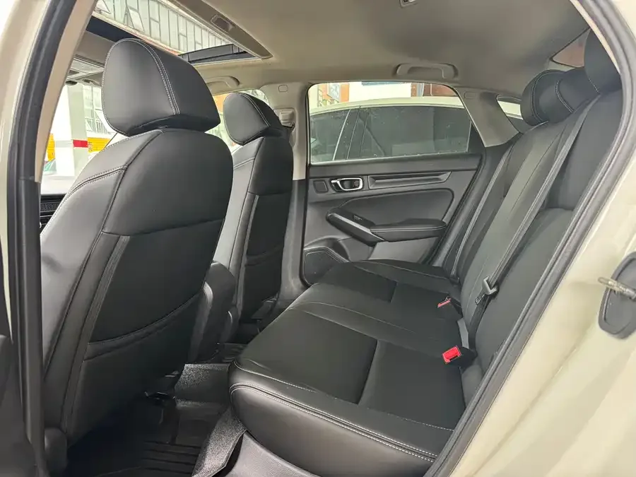 Honda CIVIC 2022 Civic 240TURBO CVT Dynamic Edition 2022 — миниатюра 5