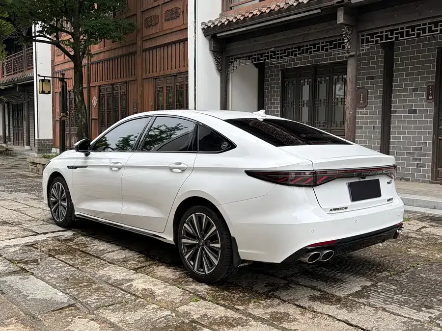 Chery Arrizo 8 PRO Chery Arrizo 8 PRO 2025 2.0T DCT Premium Edition 2025 — миниатюра 2