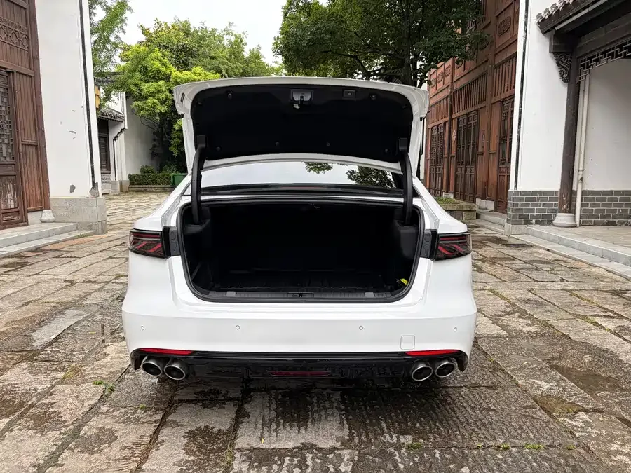 Chery Arrizo 8 PRO Chery Arrizo 8 PRO 2025 2.0T DCT Premium Edition 2025 — миниатюра 3