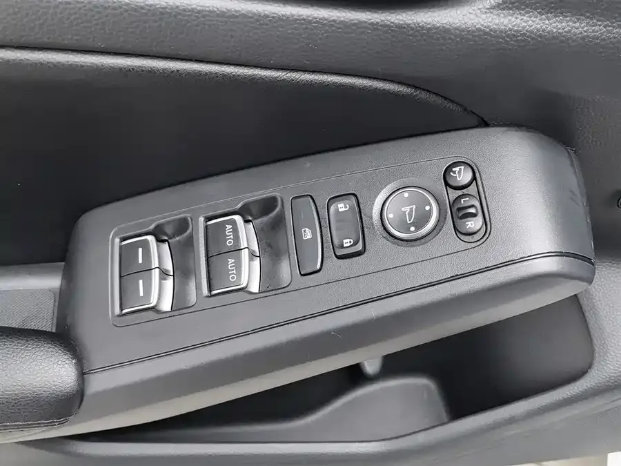 Honda CIVIC 2023 Civic 240TURBO CVT Sporty C-Stage Special Edition 2023 — миниатюра 3