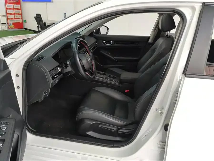 Honda CIVIC 2023 Civic 240TURBO CVT Power Edition 2023 — миниатюра 3