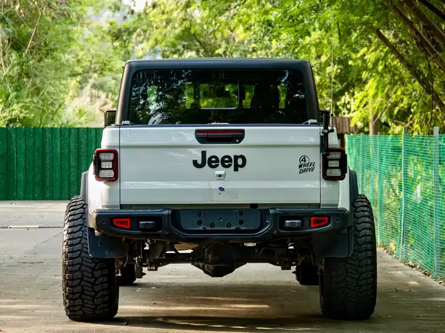 Jeep Gladiator Gladiator 2022 3.6L advance version 2023 — миниатюра 3