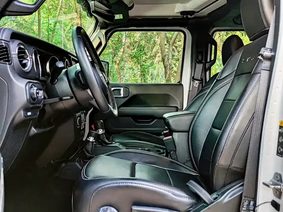 Jeep Gladiator Gladiator 2022 3.6L advance version 2023 — миниатюра 4
