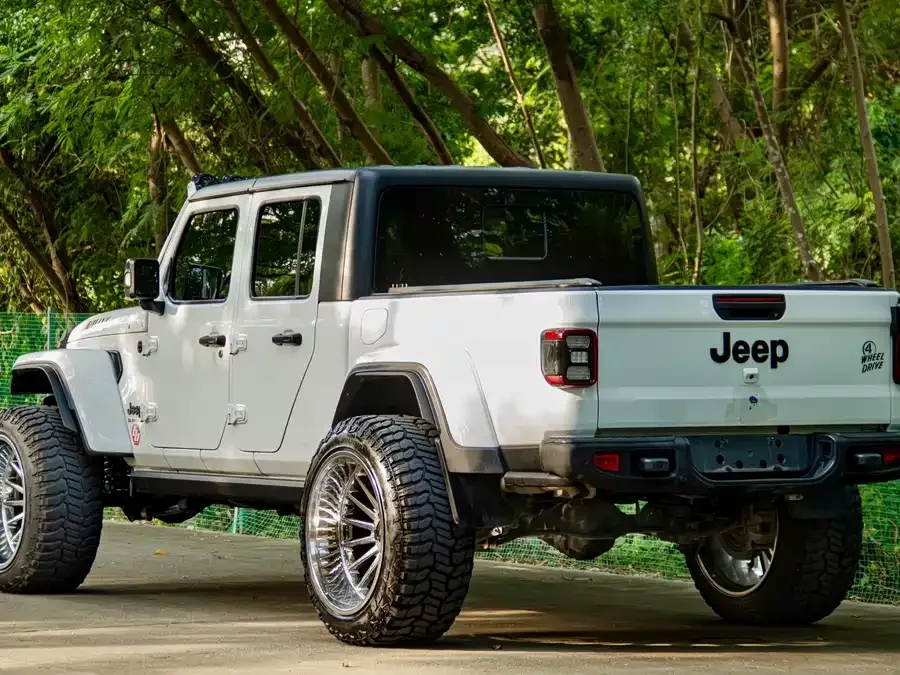 Jeep Gladiator Gladiator 2022 3.6L advance version 2023 — миниатюра 5