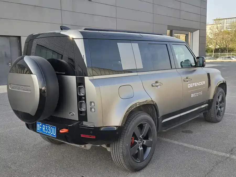 Land Rover guard Land Rover Defender 2025 110 3.0T P400 X 2024 — миниатюра 3